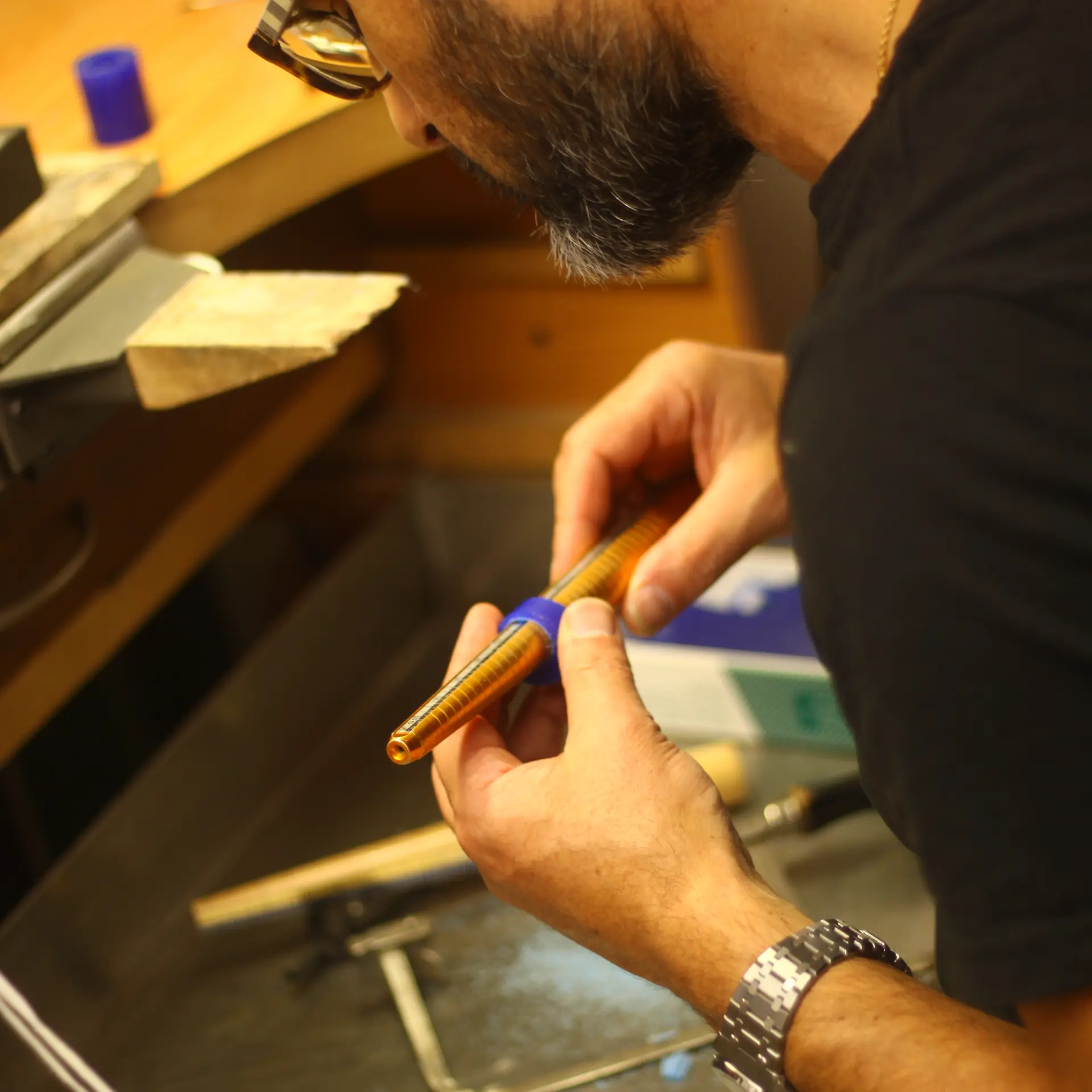 Sizing and refining a wax model on a mandrel